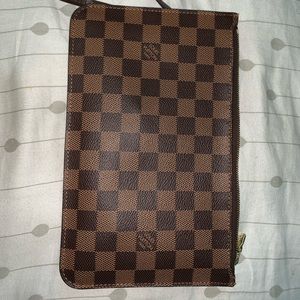 Authentic Louis Vuitton Neverfull pouch/wristlet